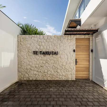 Spacious 3 Bedroom Villa - Walk To The Beach-3